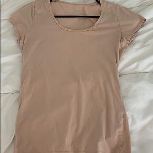 tan short sleeved shirt